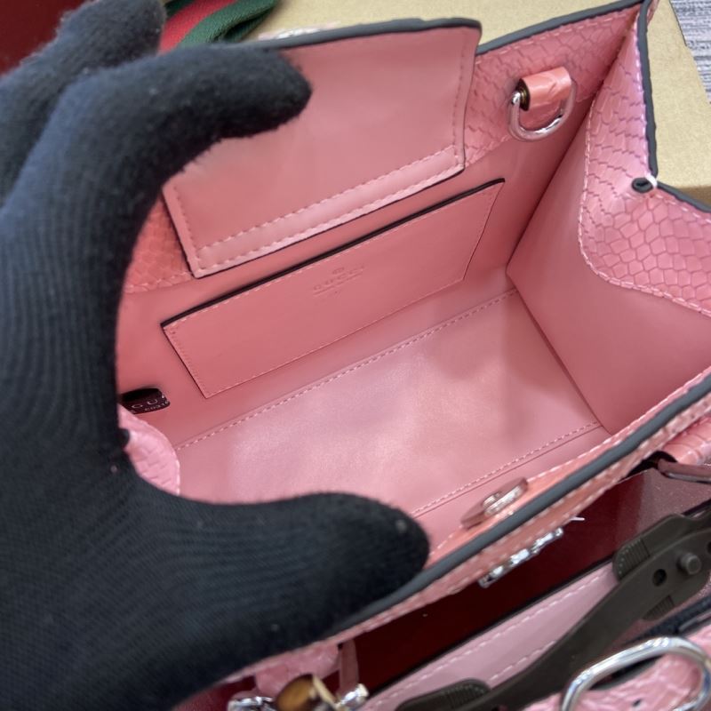 Gvc*1 tote bags